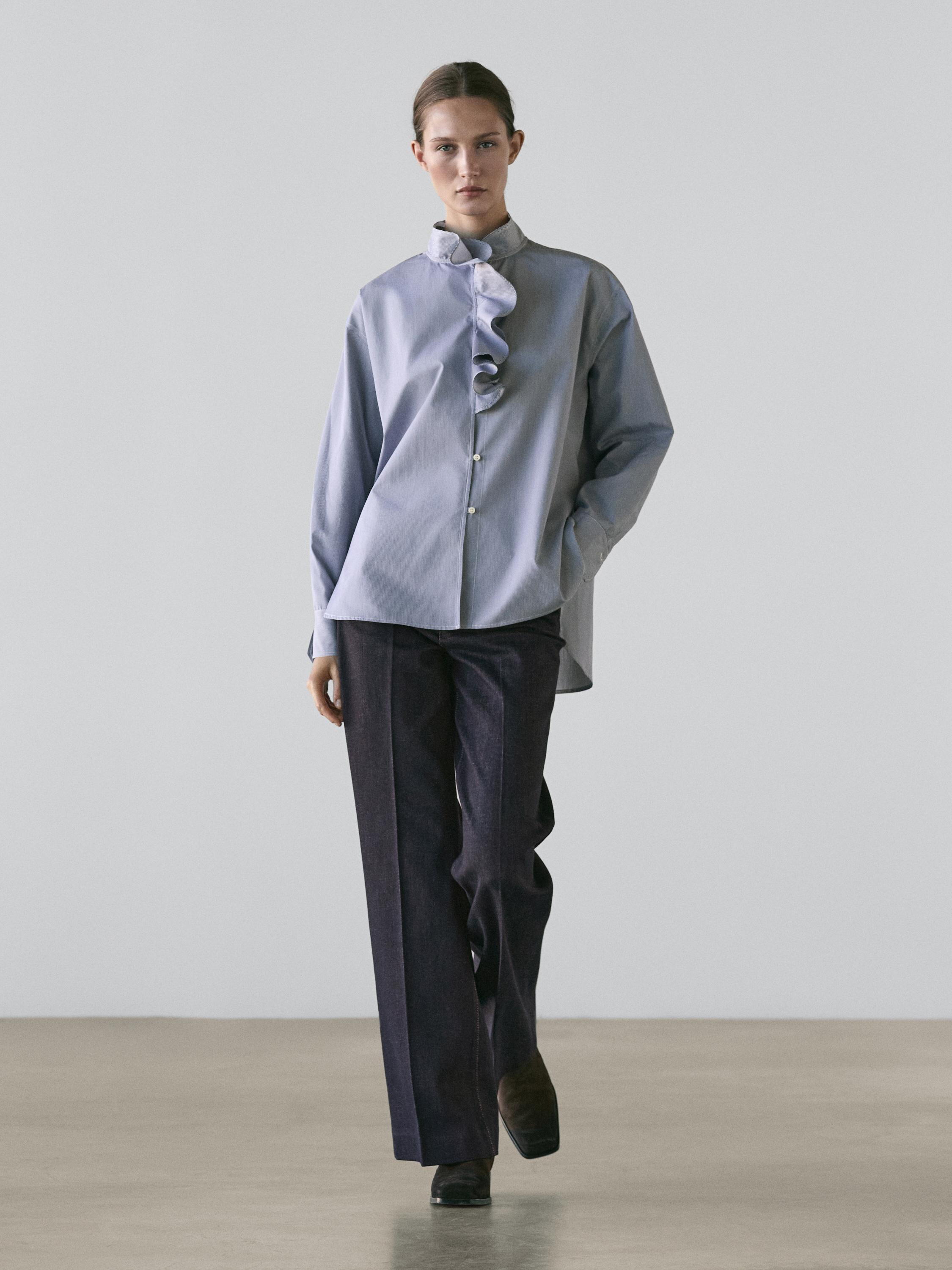 Shirt with ruffled collar detail